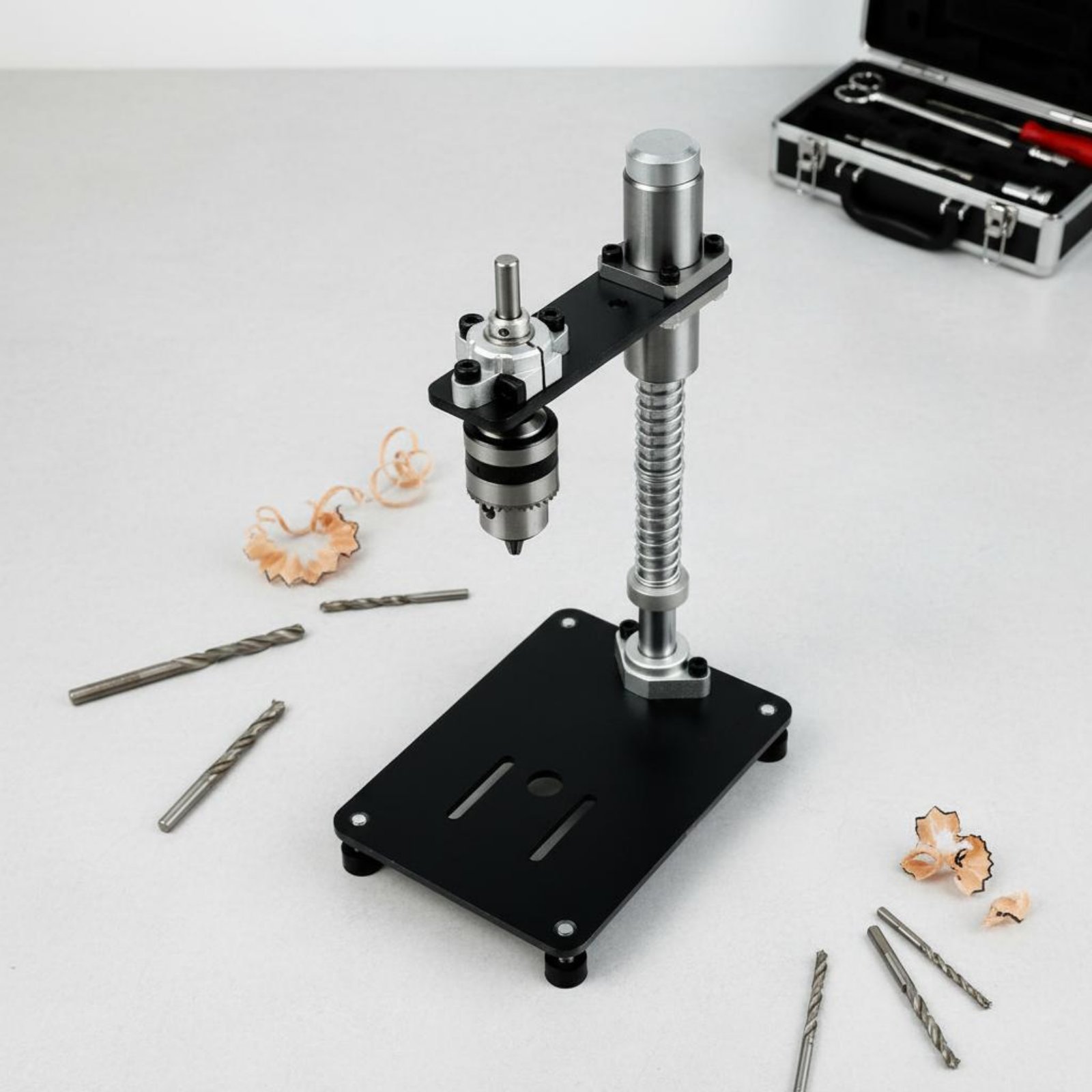 ハンドドリルプレススタンド 安定したクランプ式垂直穴あけガイ - Drill Press のレビューと価格